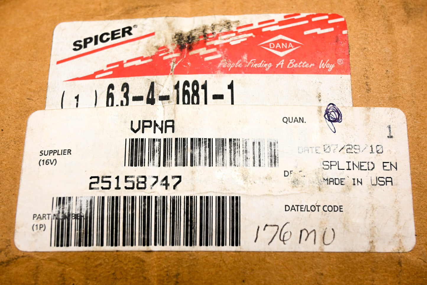 Mack 25158747, 6.3-4-1681-1 Spicer Spilt End Differential Yoke NOS