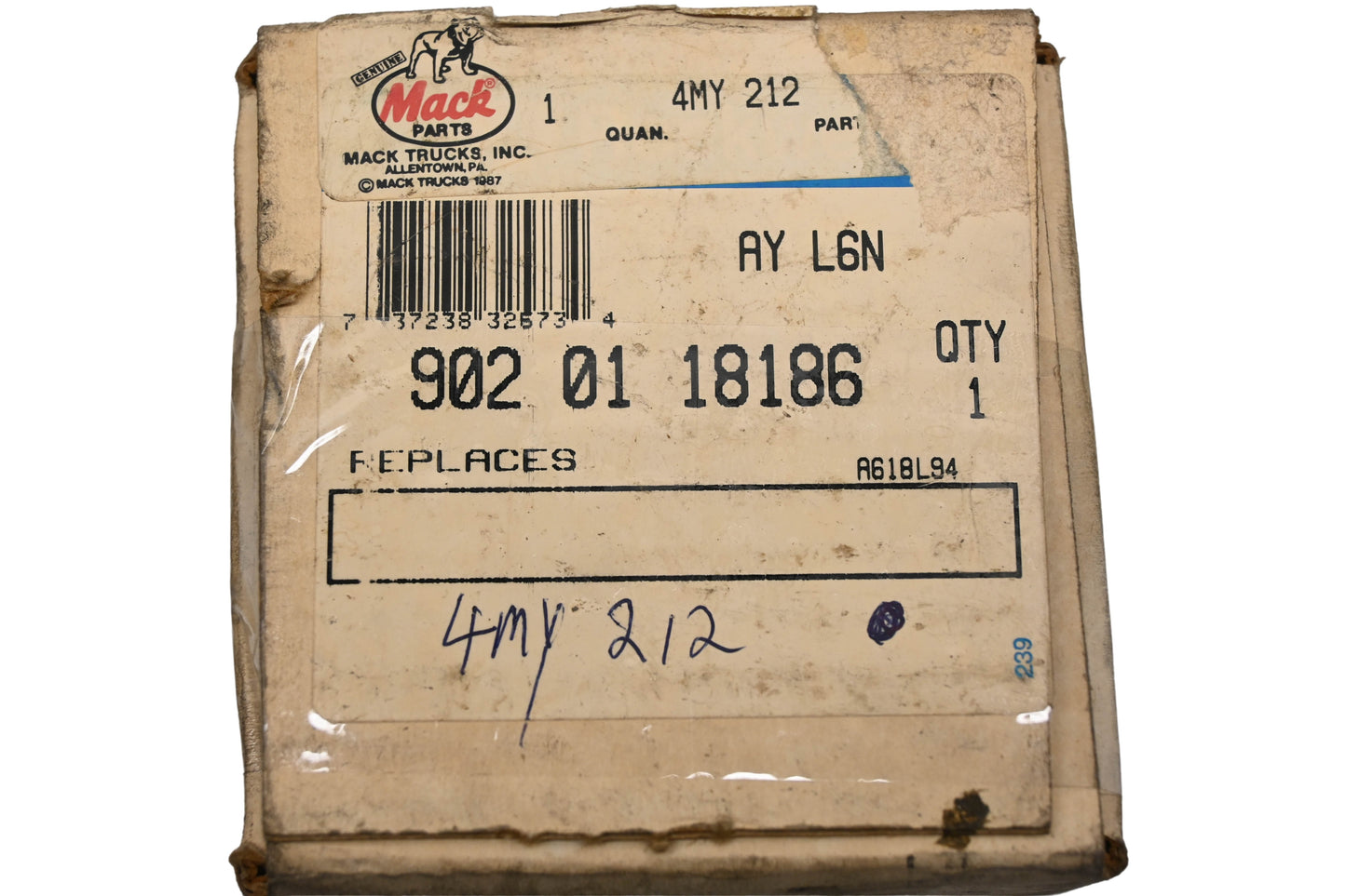 Mack 8235-9020118186, 9020118186, 4MY212 Rockwell Steering Shaft Connector NOS