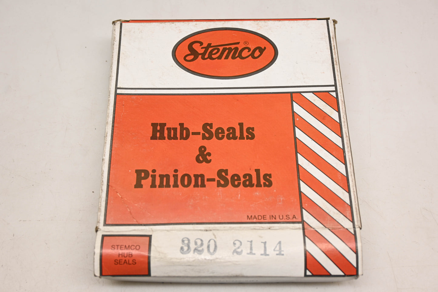 Stemco 320-2114, 3202114, 7843-3202114 Mack Hub Oil Seal NOS