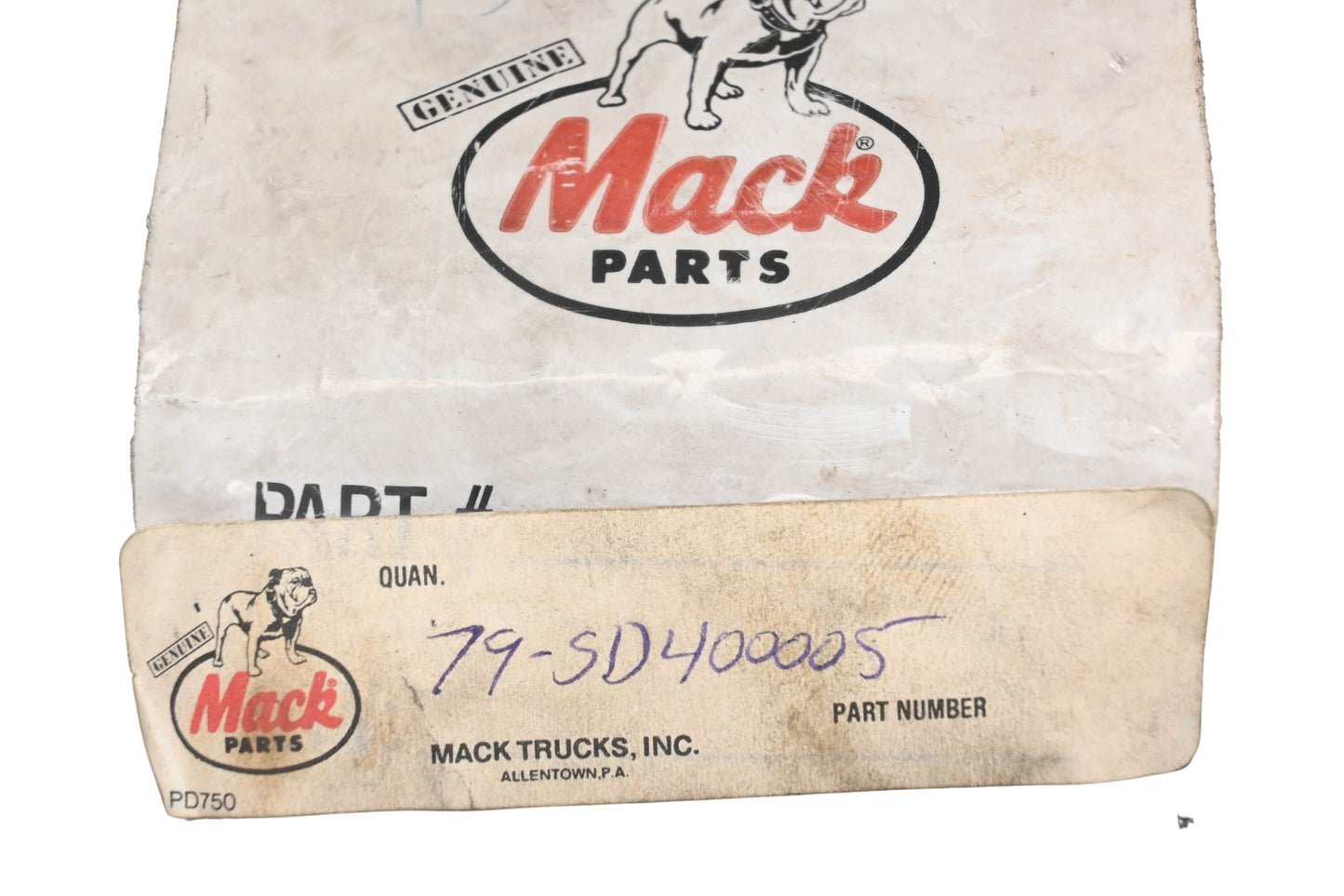 Mack 79SD400005, 79-SD400005 Stud NOS