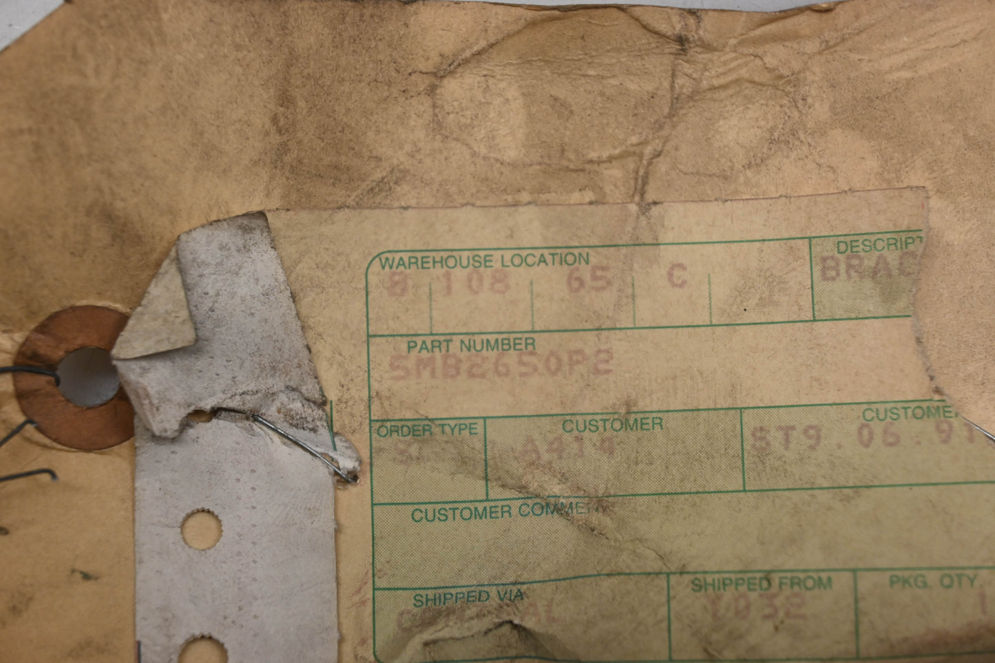Mack 5MB2650P2, 25091245 Bracket NOS