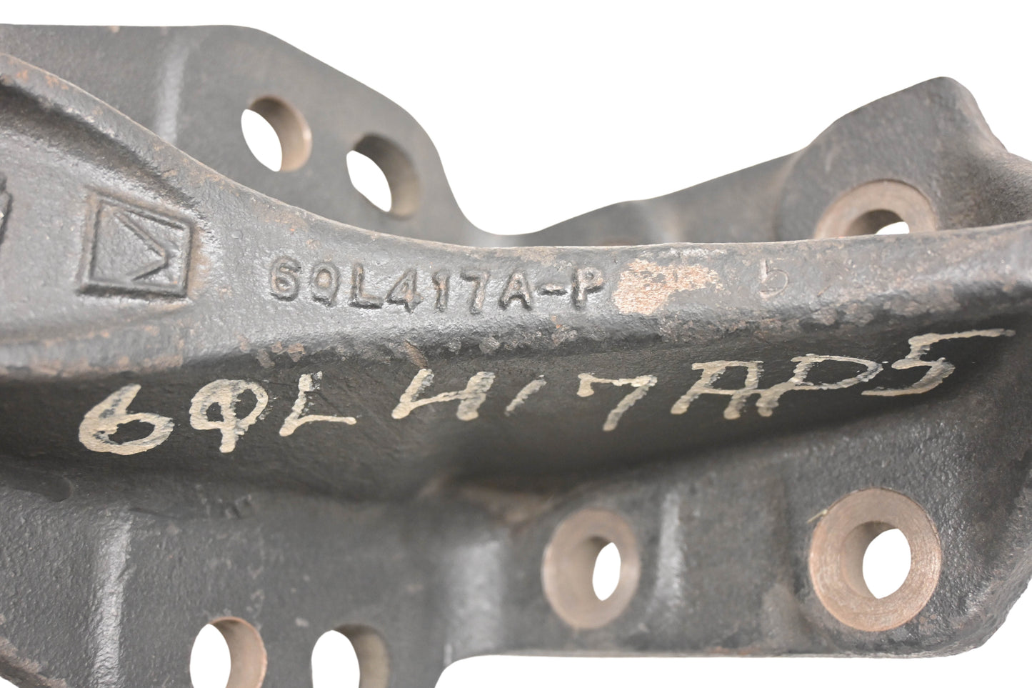 Mack 6QL417AP5 Gusset Bracket NOS