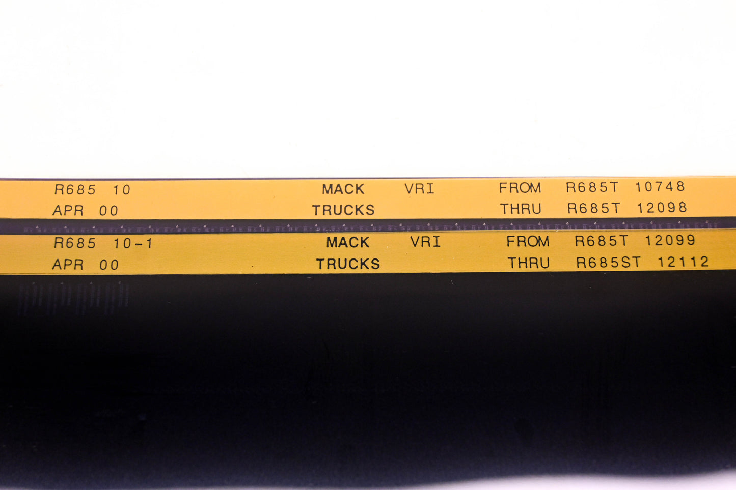 Mack R685 10, R685 10-1 R685T10748 - R685ST12112 VRI Microfiche Lot of 2 NOS
