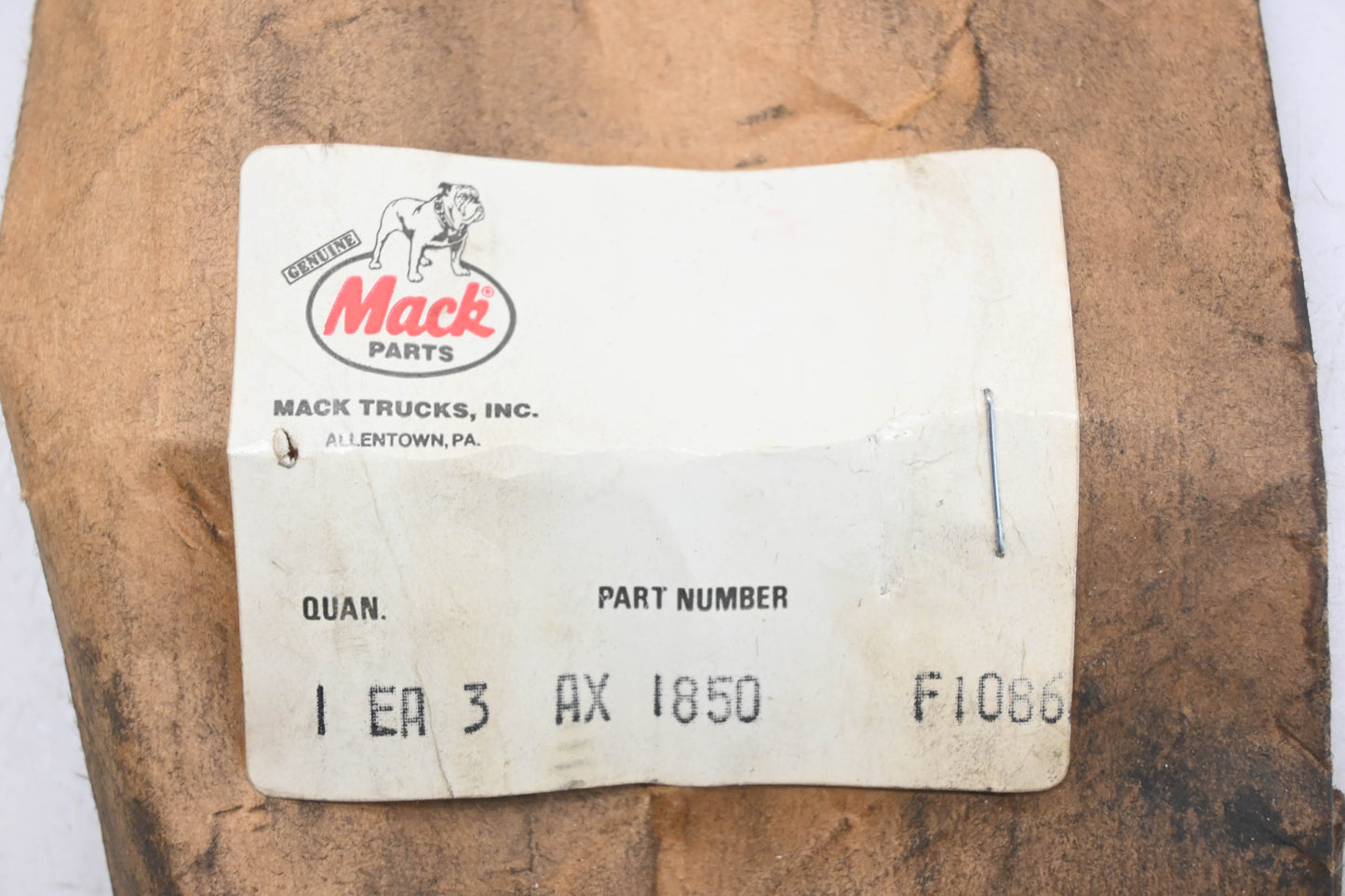 Mack 3AX1850 Screw NOS