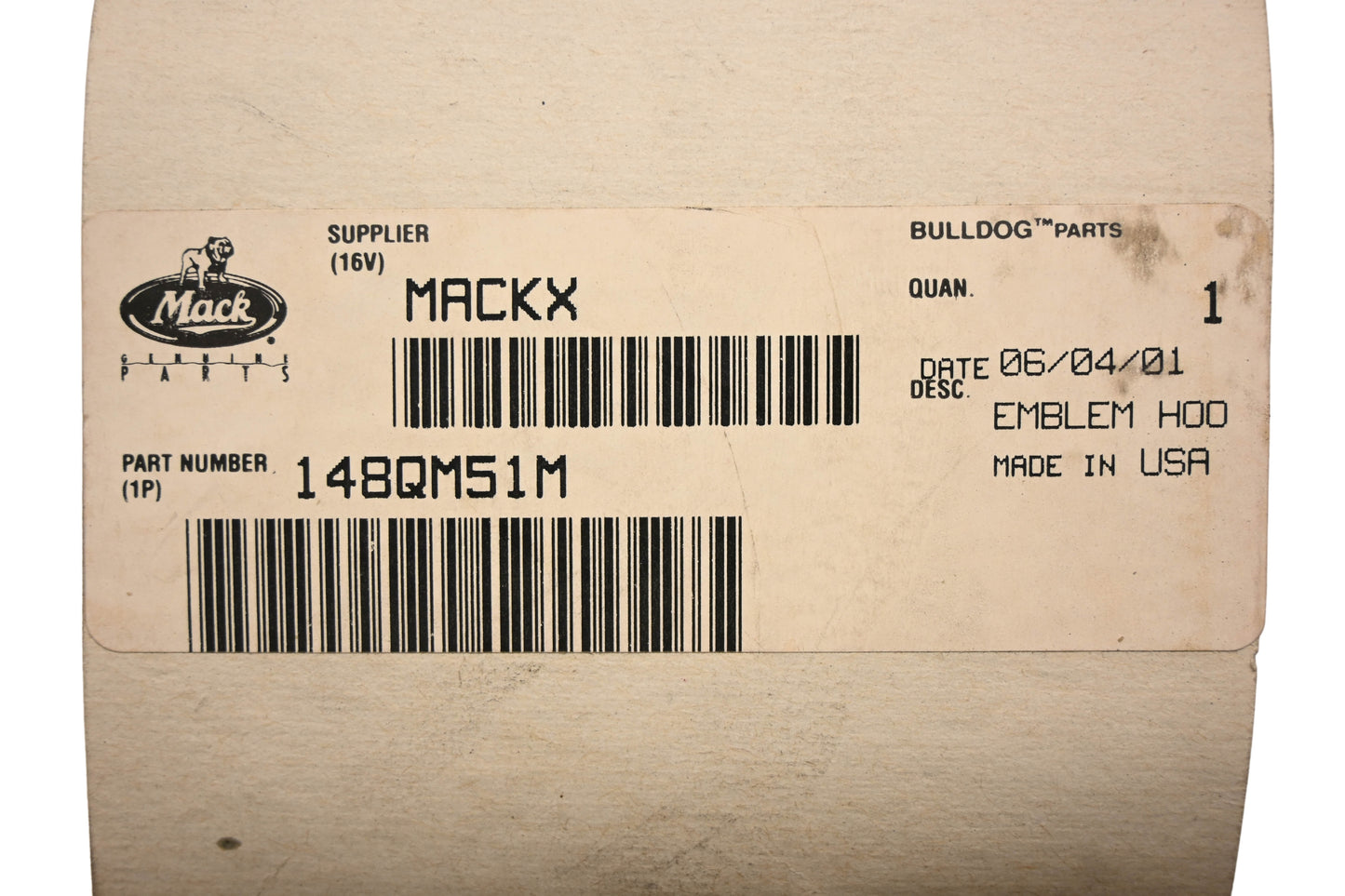Mack 148QM51M, 25157866 Hood Emblem NOS