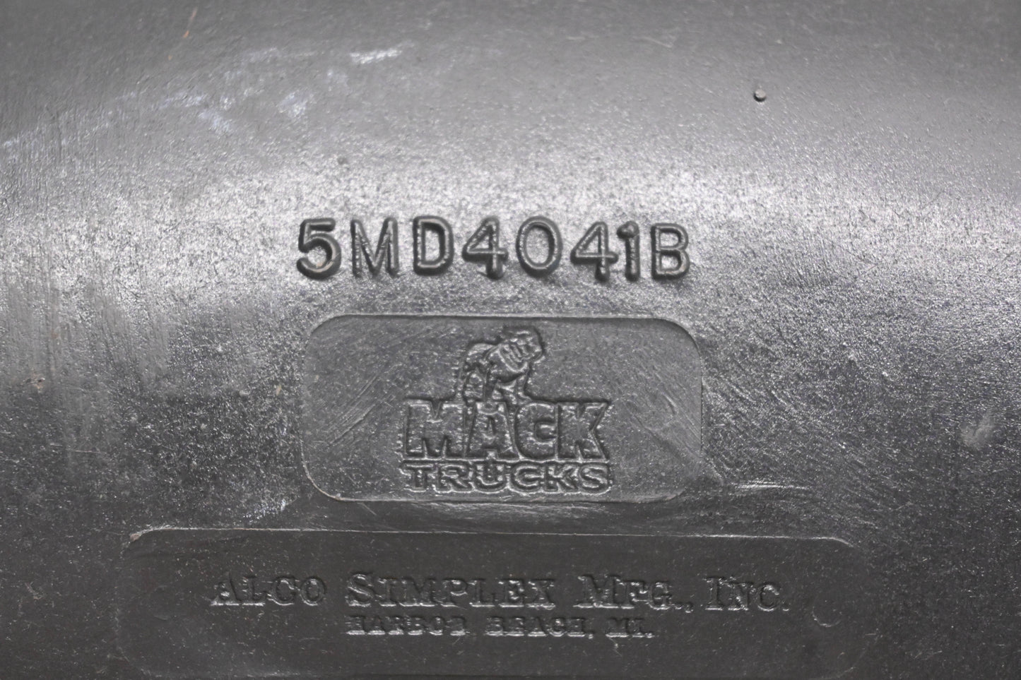 Mack 5MD4041B Air Duct Tube NOS