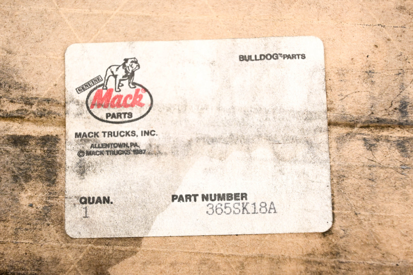 Mack 365SK18A, 403577-350 Socket NOS