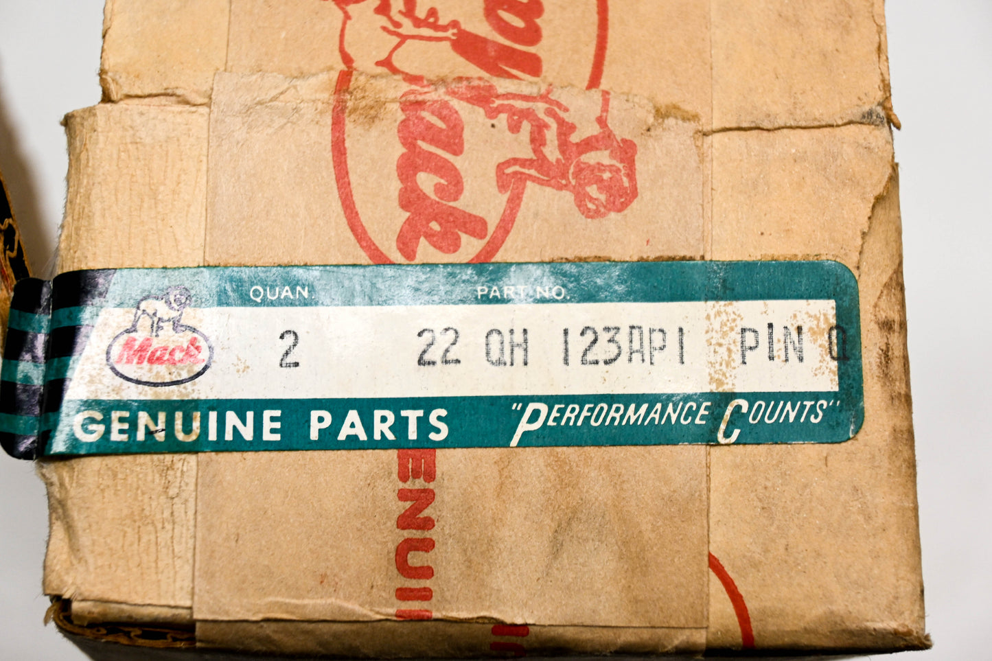 Mack 22QH123AP1 King Pins Qty 2 NOS
