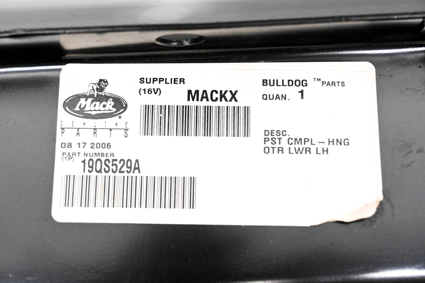 Mack 19QS529A Outer Lower Lefthand Post Housing NOS