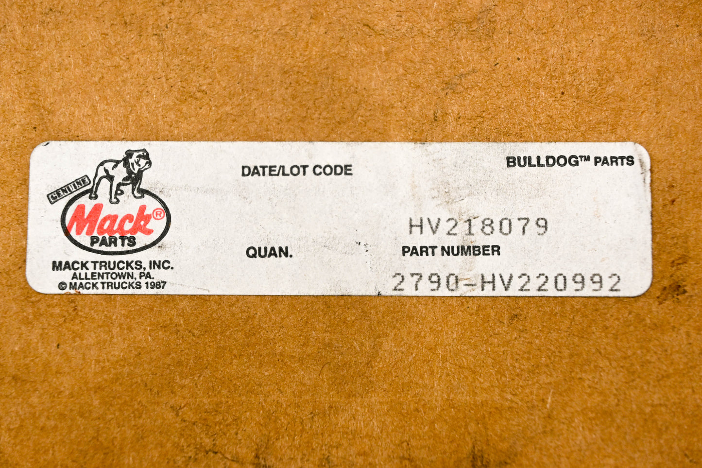 Mack HV218079, 2790-HV220992 Switch Bracket NOS