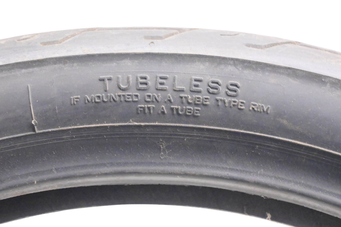 Avon X479 Roadrunner 90/90H19 52H Tire NOS