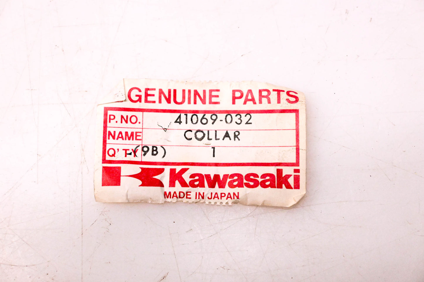New OEM Kawasaki 41069-032 Front Axle Collar NOS