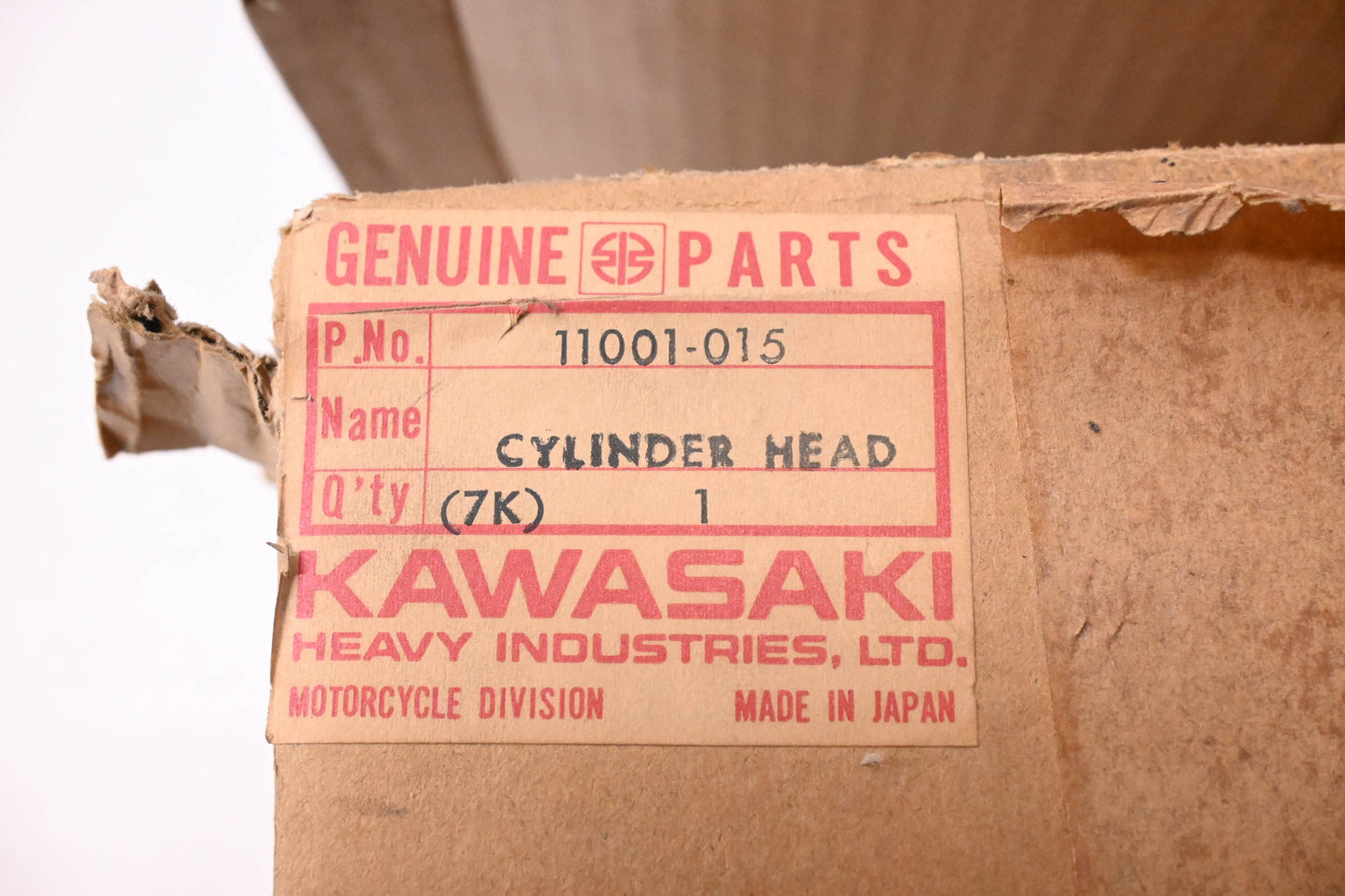 New OEM Kawasaki 11001-015 Cylinder Head NOS