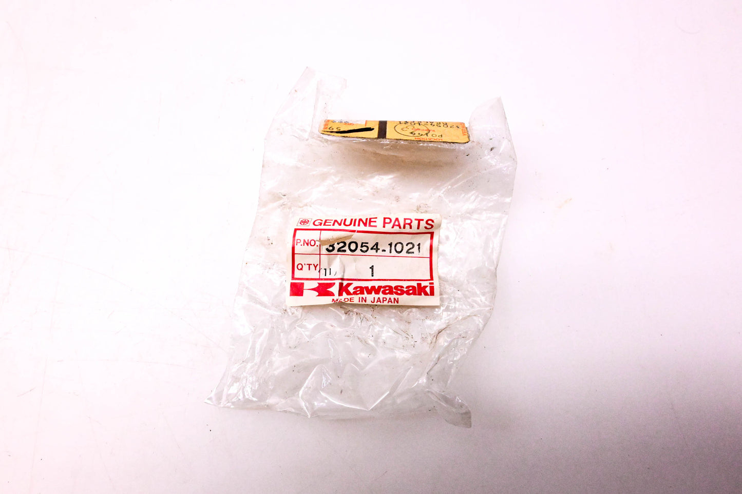 New OEM Kawasaki 32054-1021 Step Bracket NOS