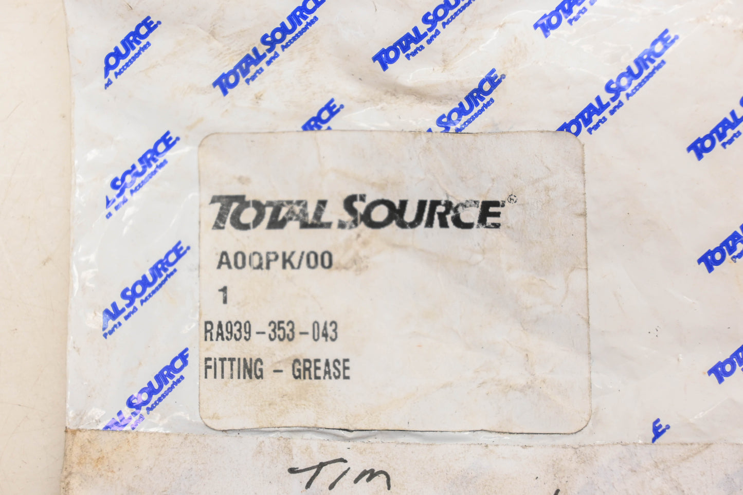 Total Source A0QPK/00, RA939-353-043, 939-353-043 Grease Fitting NOS