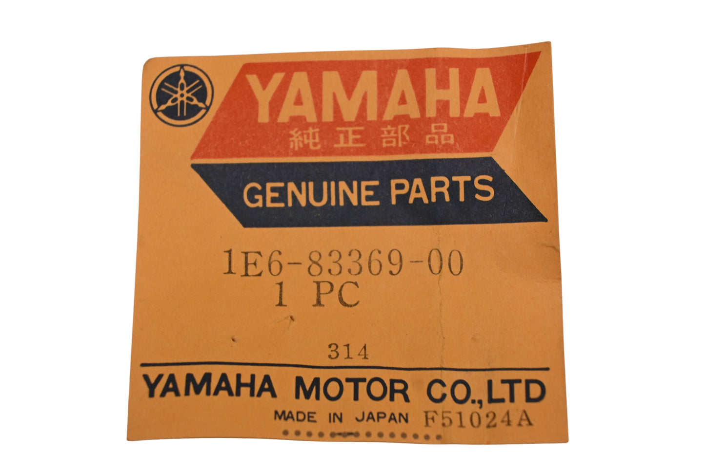 New OEM Yamaha 1E6-83369-00-00 Flasher Stay Bracket NOS