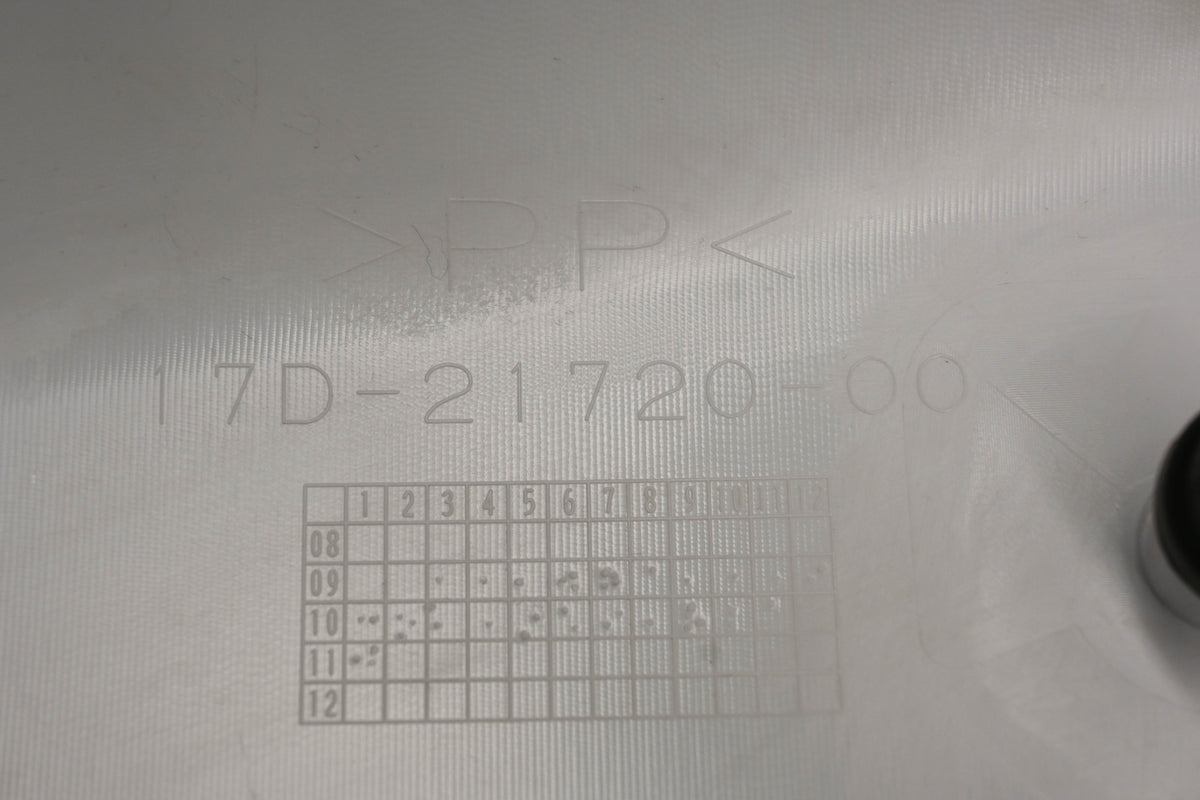 OEM Yamaha 17D-21720-00-00 White Right Side Cover & Decal