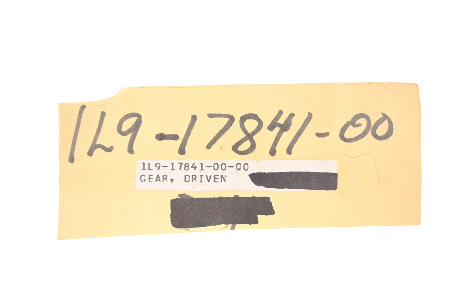 New OEM Yamaha 1L9-17841-00-00 Tachometer Drive Gear NOS