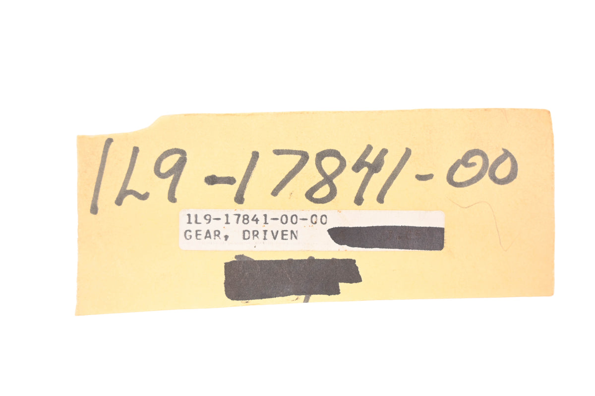 New OEM Yamaha 1L9-17841-00-00 Tachometer Drive Gear NOS