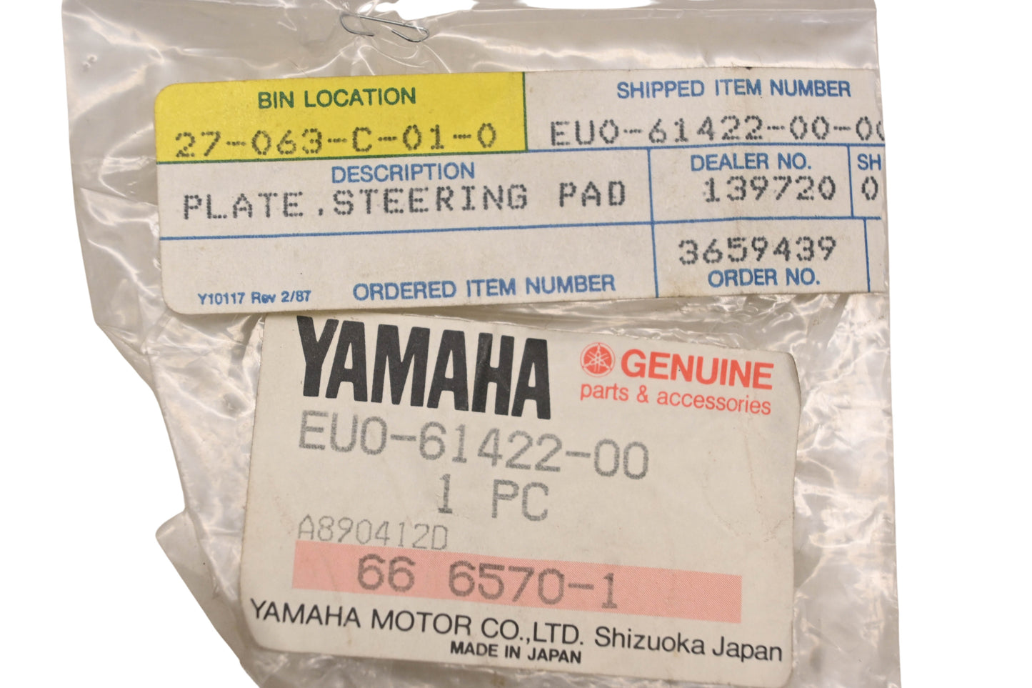 New OEM Yamaha EU0-61422-00-00, EU0-61422-00 Steering Pad Plate NOS