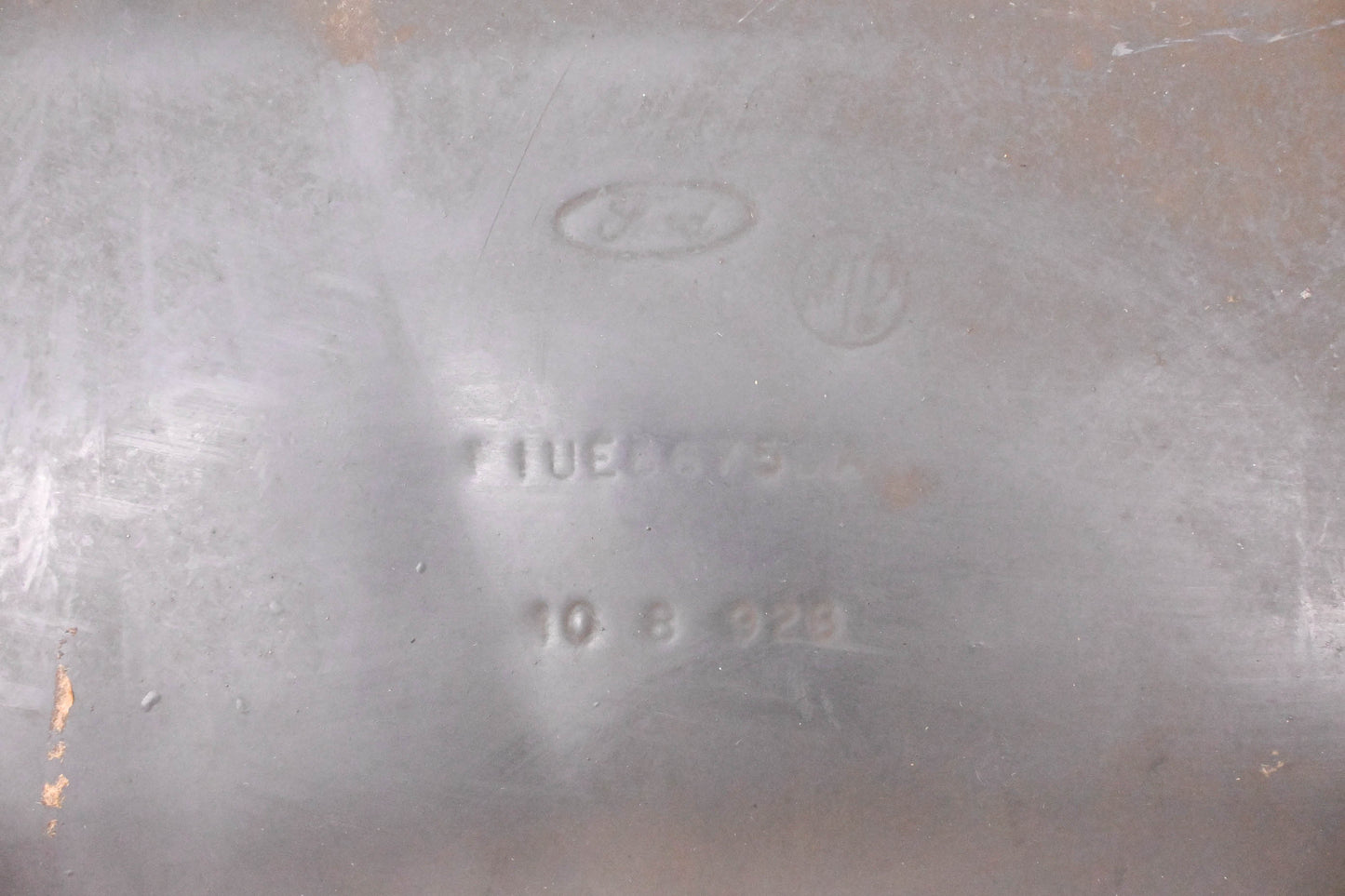 New OEM Ford FIUE-66750A Oil Pan NOS