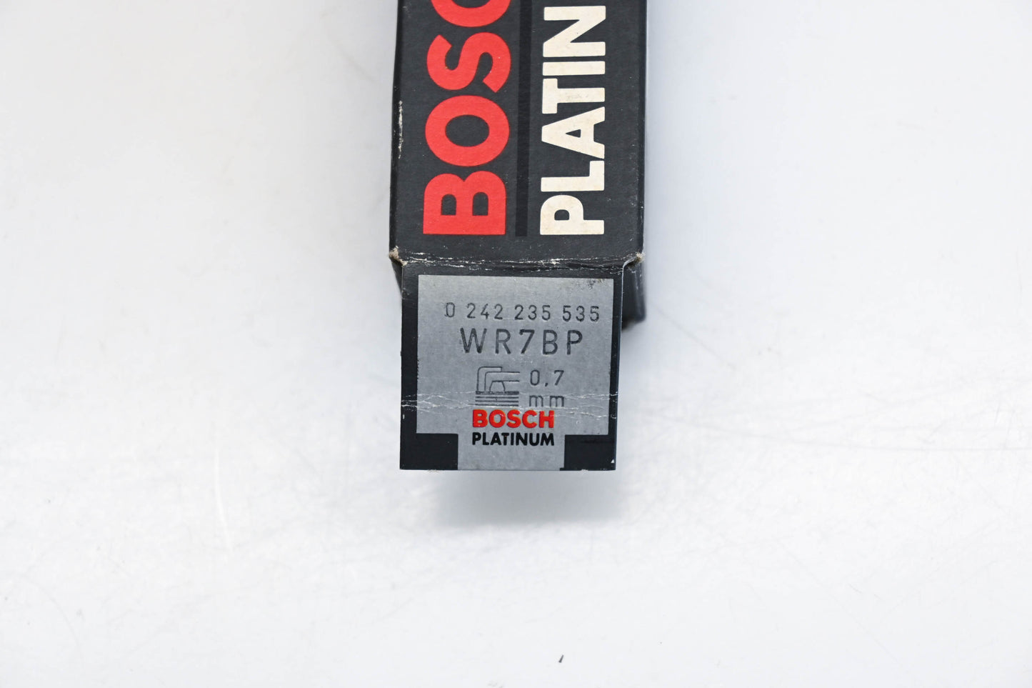 Bosch Platinum Spark Plugs Qty 2 NOS