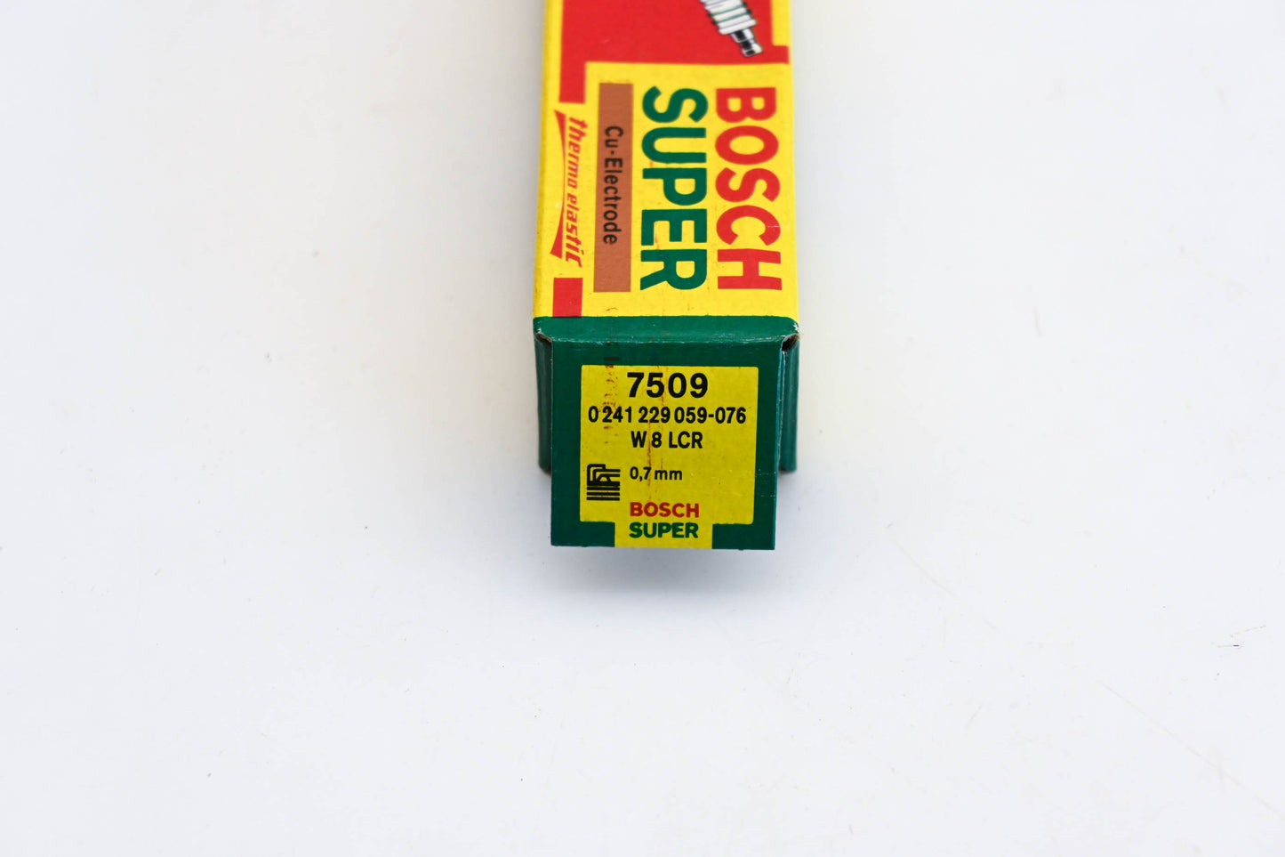 Bosch Super Spark Plugs Qty 2 NOS