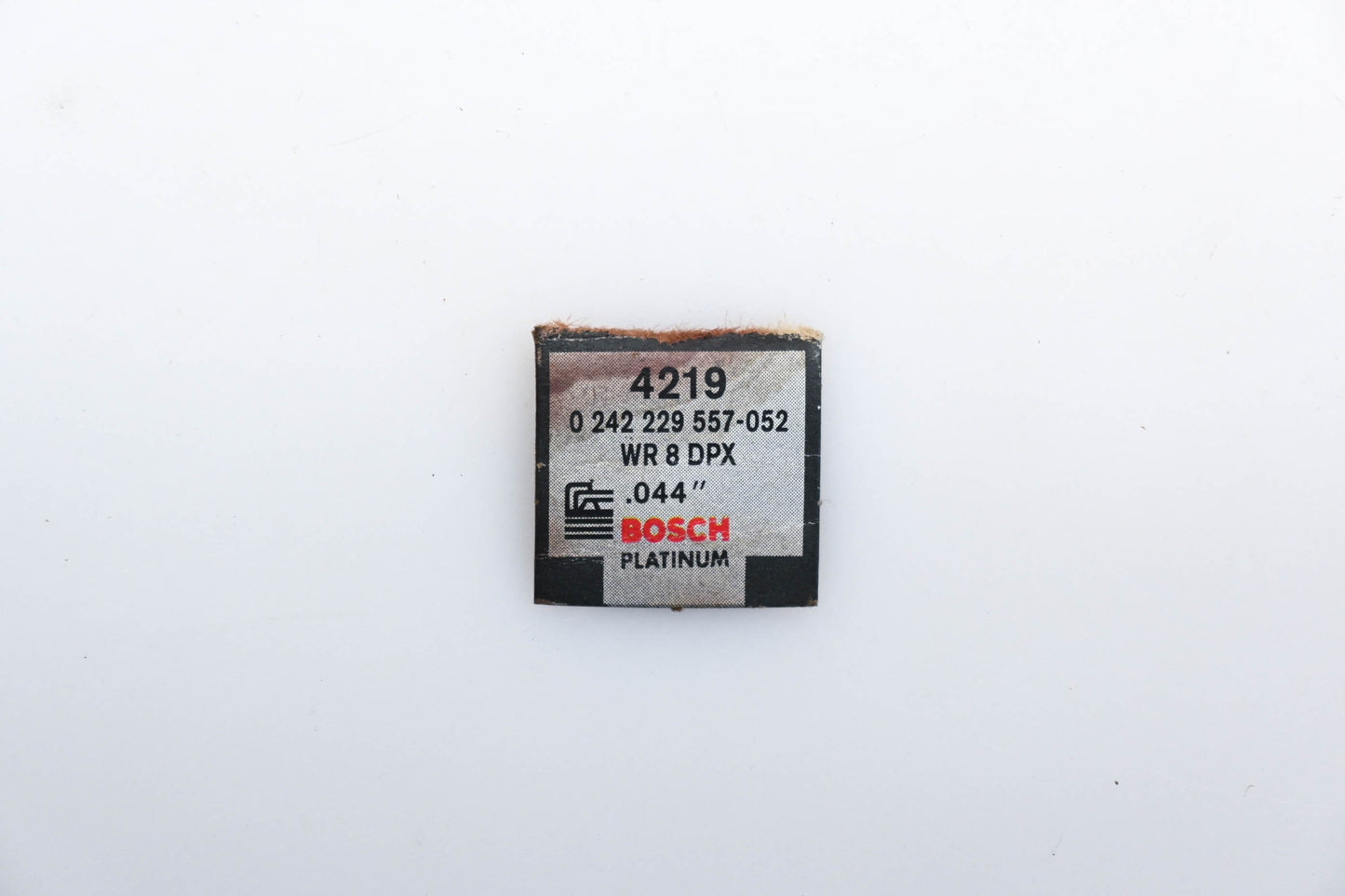 Bosch WR8DPX, 0242229557-052, 4219 Platinum Spark Plug NOS