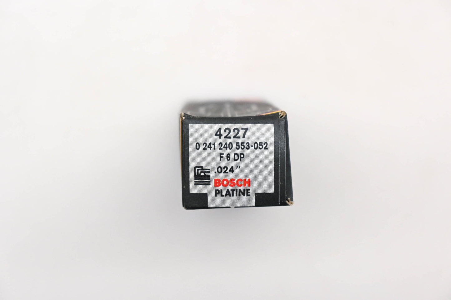 Bosch 4227, 0 241 240 553-052, F6DP Platinum Spark Plug NOS