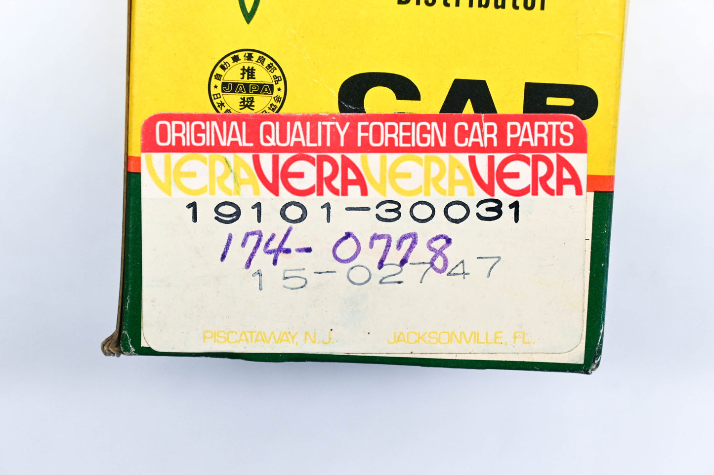 Daiichi 174-0778, 19101-30031, 15-02747 Toyota Distributor Cap NOS