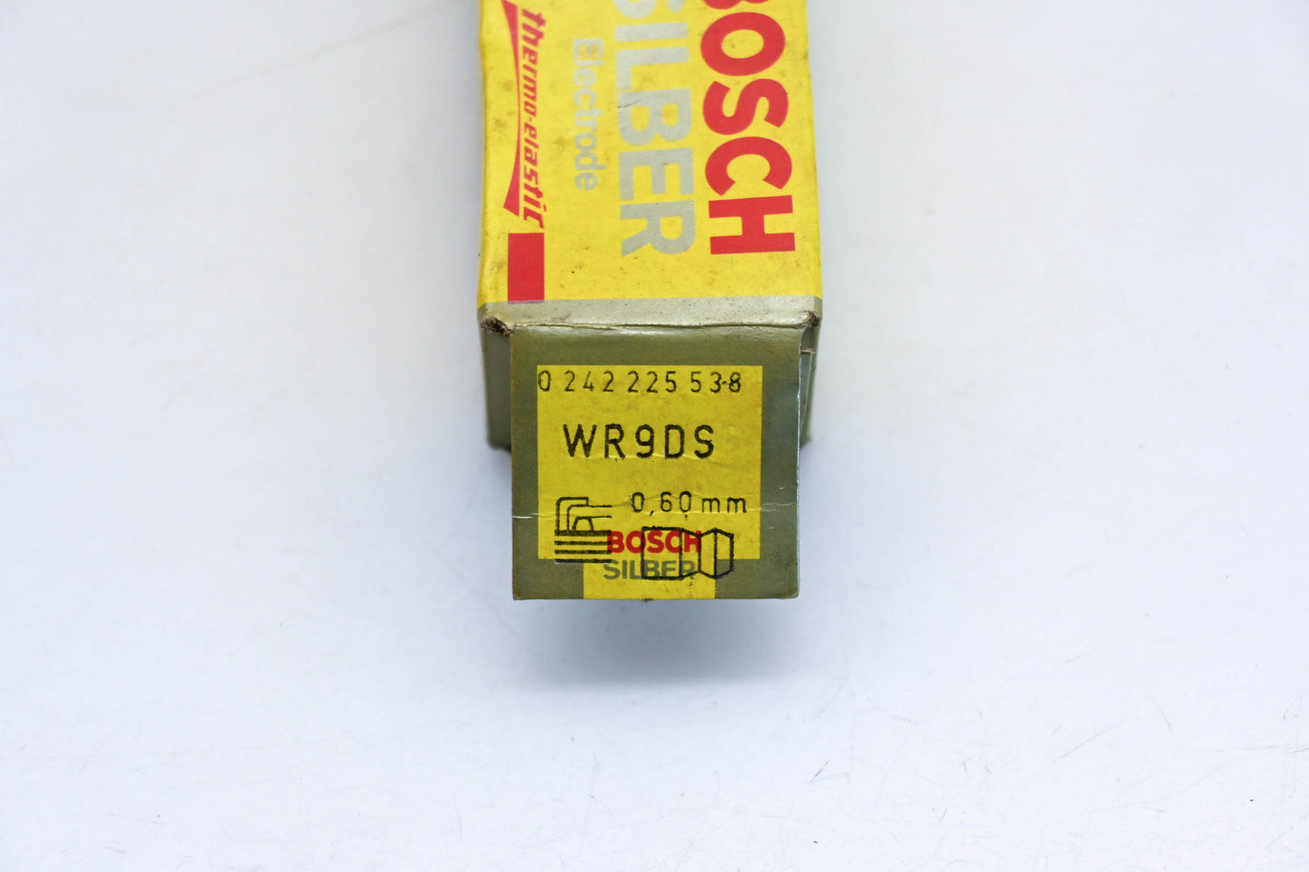 Bosch WR9DS, 0242225538 Silver Spark Plug NOS