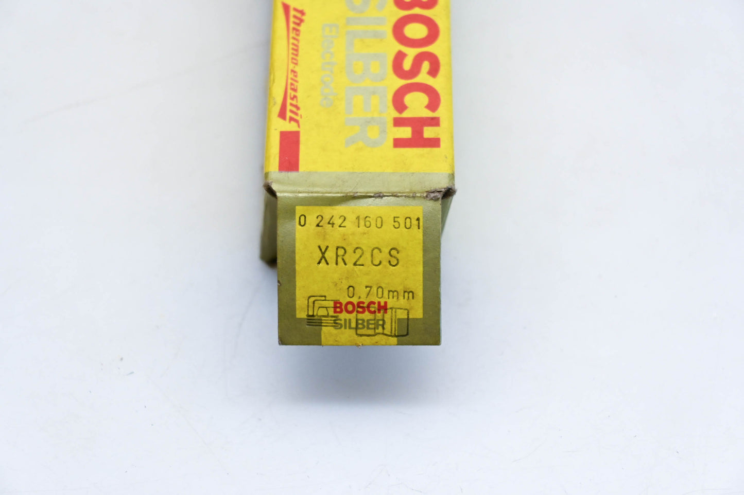 Bosch XR2CS, 0242160501 Silver Spark Plug NOS