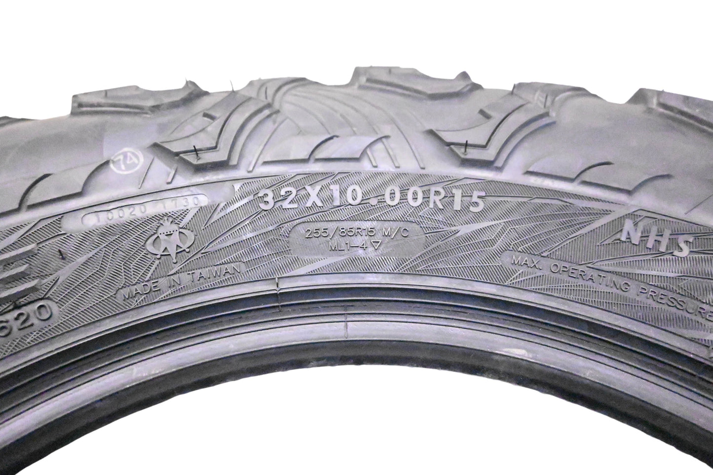 Maxxis 577-0244 Carnivore ML1 Radial 32x10.00R15 Tire NOS