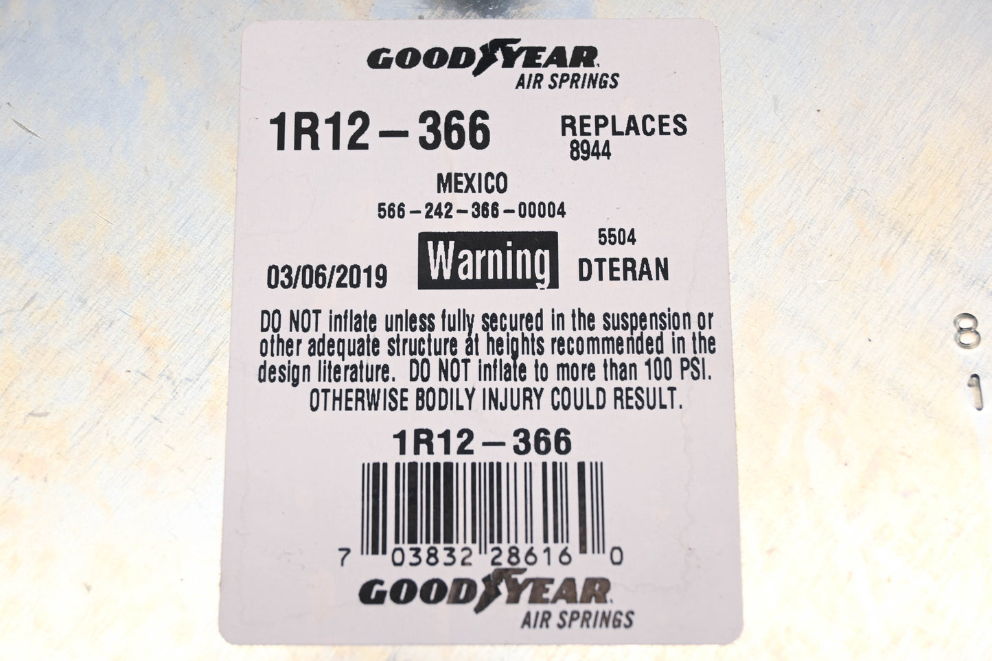 Goodyear 1R12-366, 8944 Suspension Air Spring Bag Assembly NOS