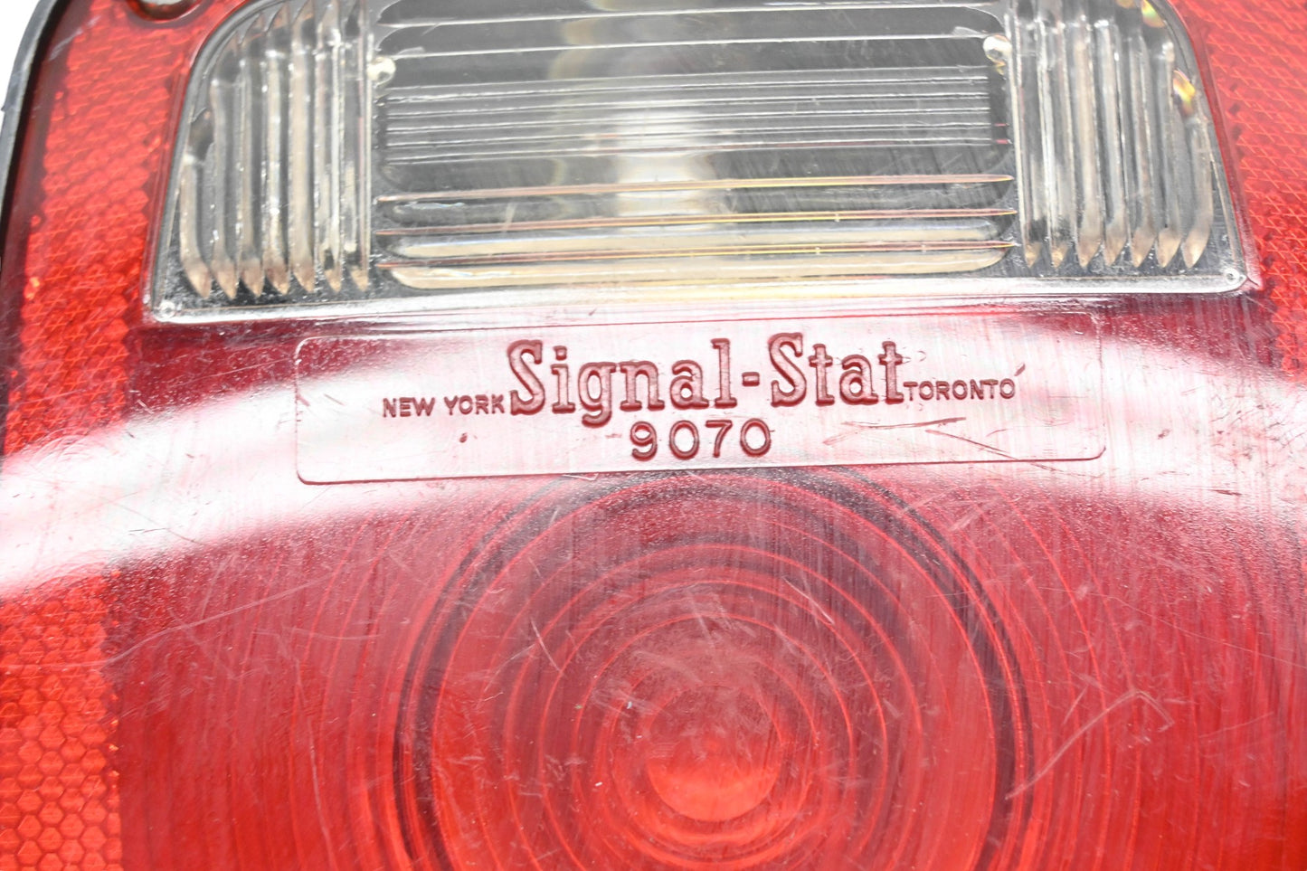 Signal-Stat 9070 Model 4010/4020 Tail Light Assembly