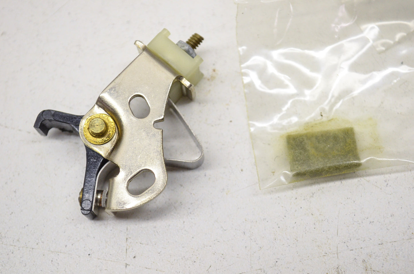 New OEM Quicksilver Mercury Breaker Point Contact Set NOS