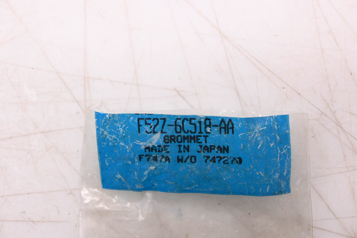 New OEM Ford F52Z-6C518-AA Valve Cover Grommet Assembly NOS