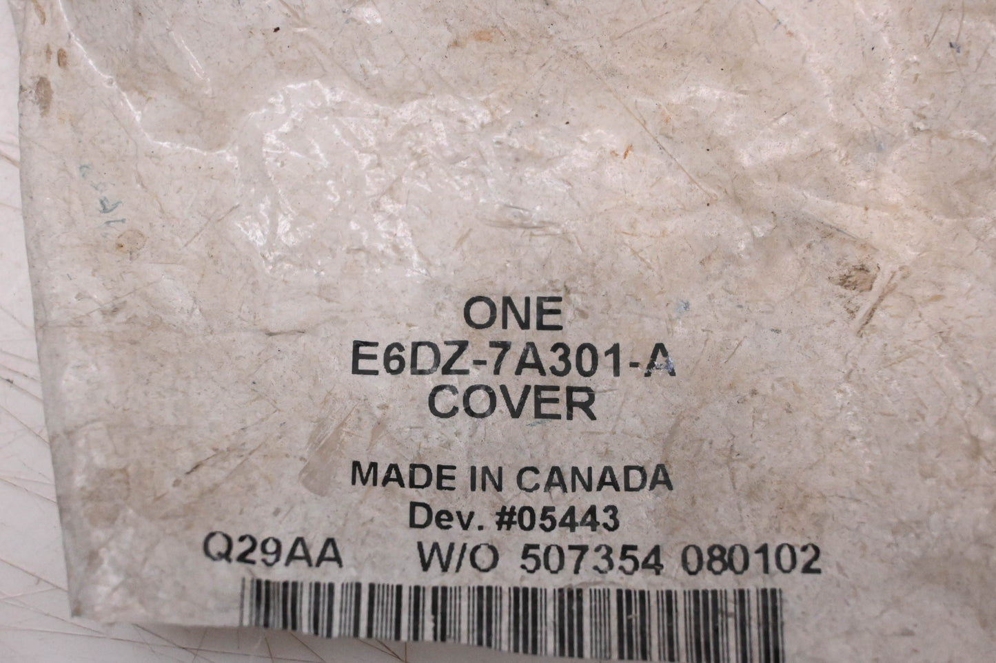 New OEM Ford E6DZ-7A301-A, E6DP-7A301-AA Cover NOS