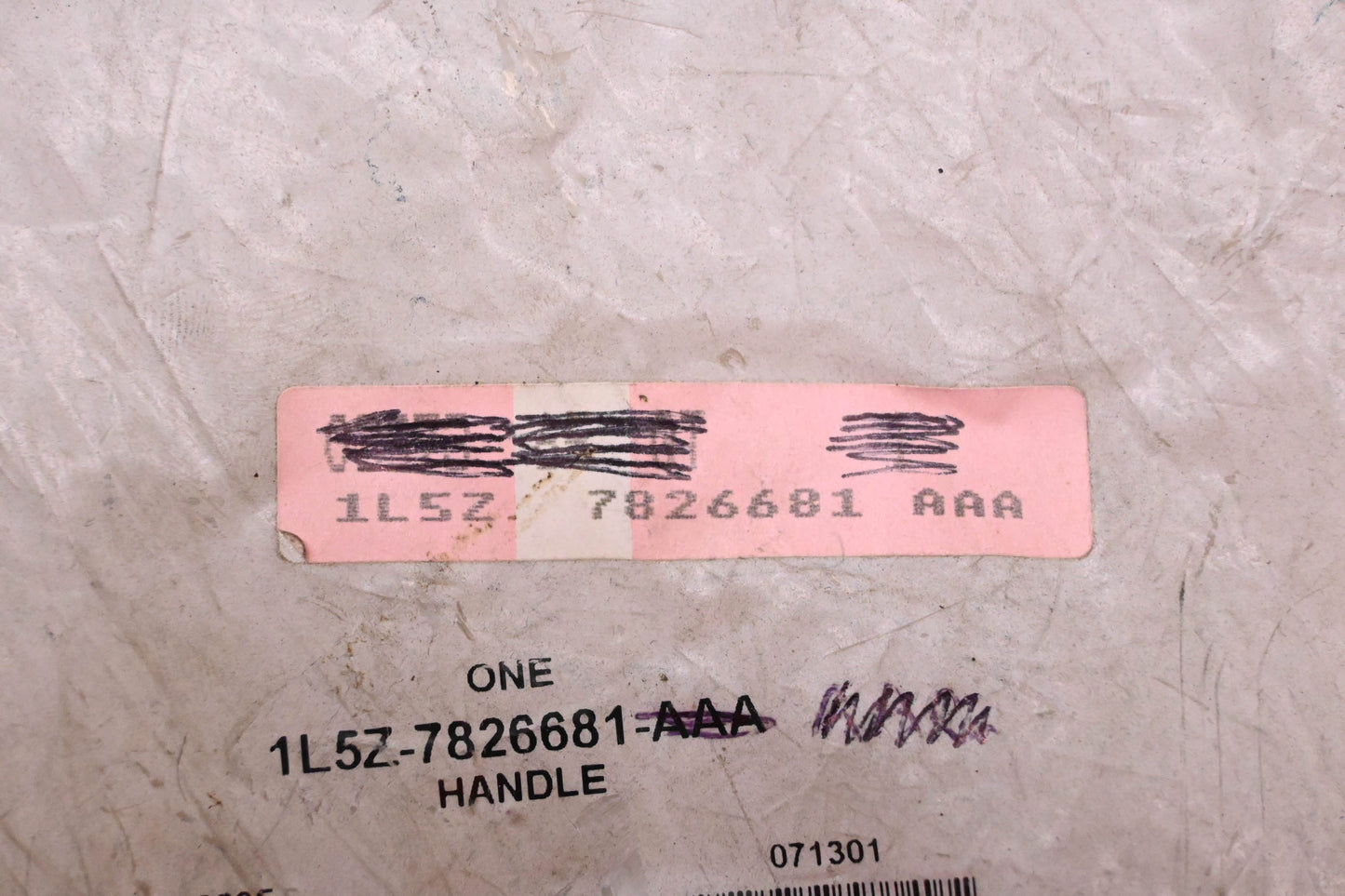 New OEM Ford 1L5Z-7826681-AAA Handle NOS
