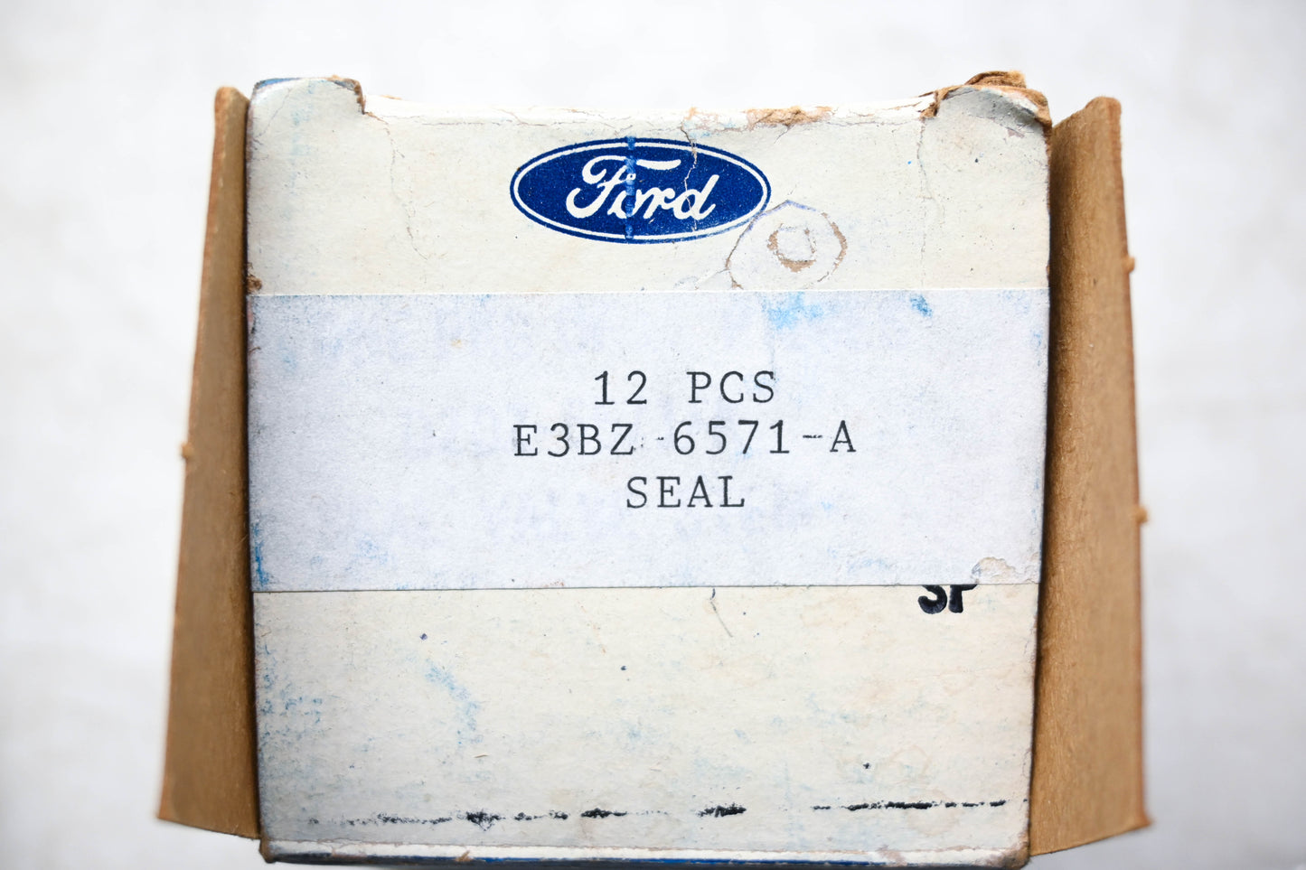 New OEM Ford E3BZ-6571-A Engine Valve Seals Qty 12 NOS