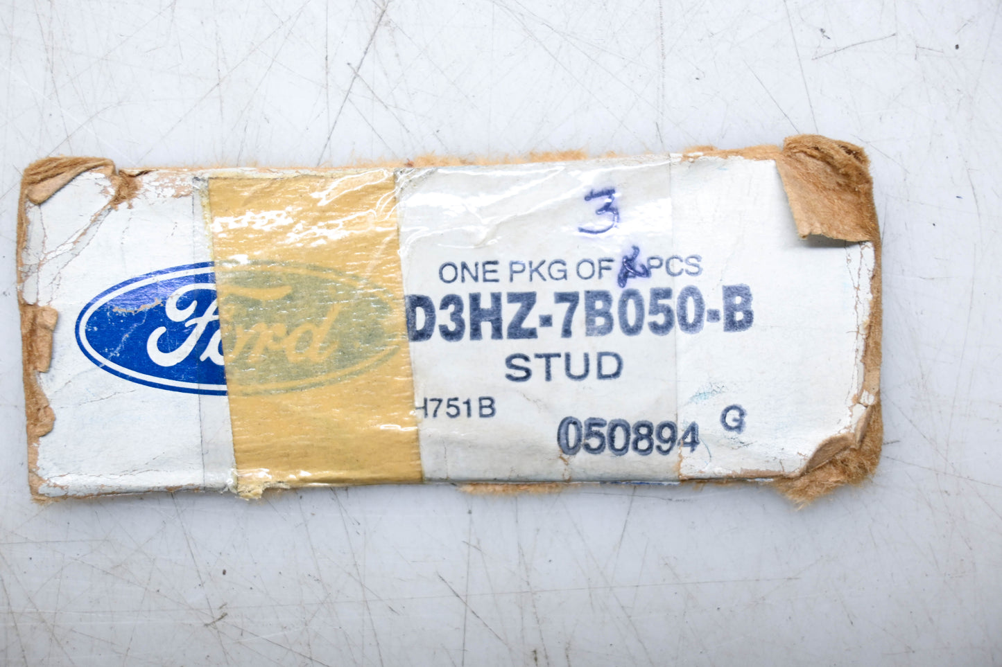 New OEM Ford D3HZ-7B050-B Support Stud NOS