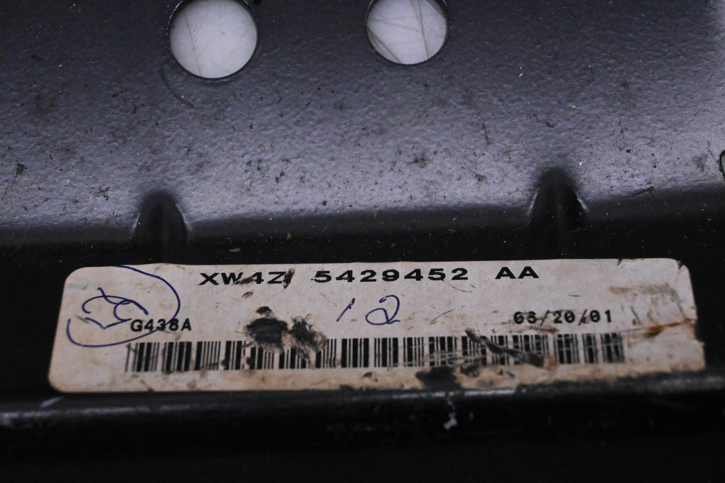New OEM Ford XW4Z-5429452-AA Reinforcement NOS