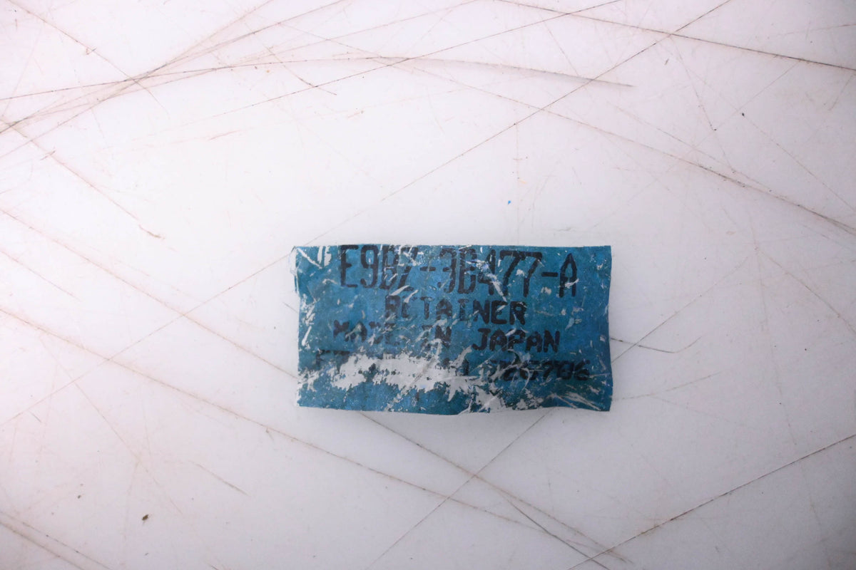 New OEM Ford E9BZ-3B477-A Retainer NOS