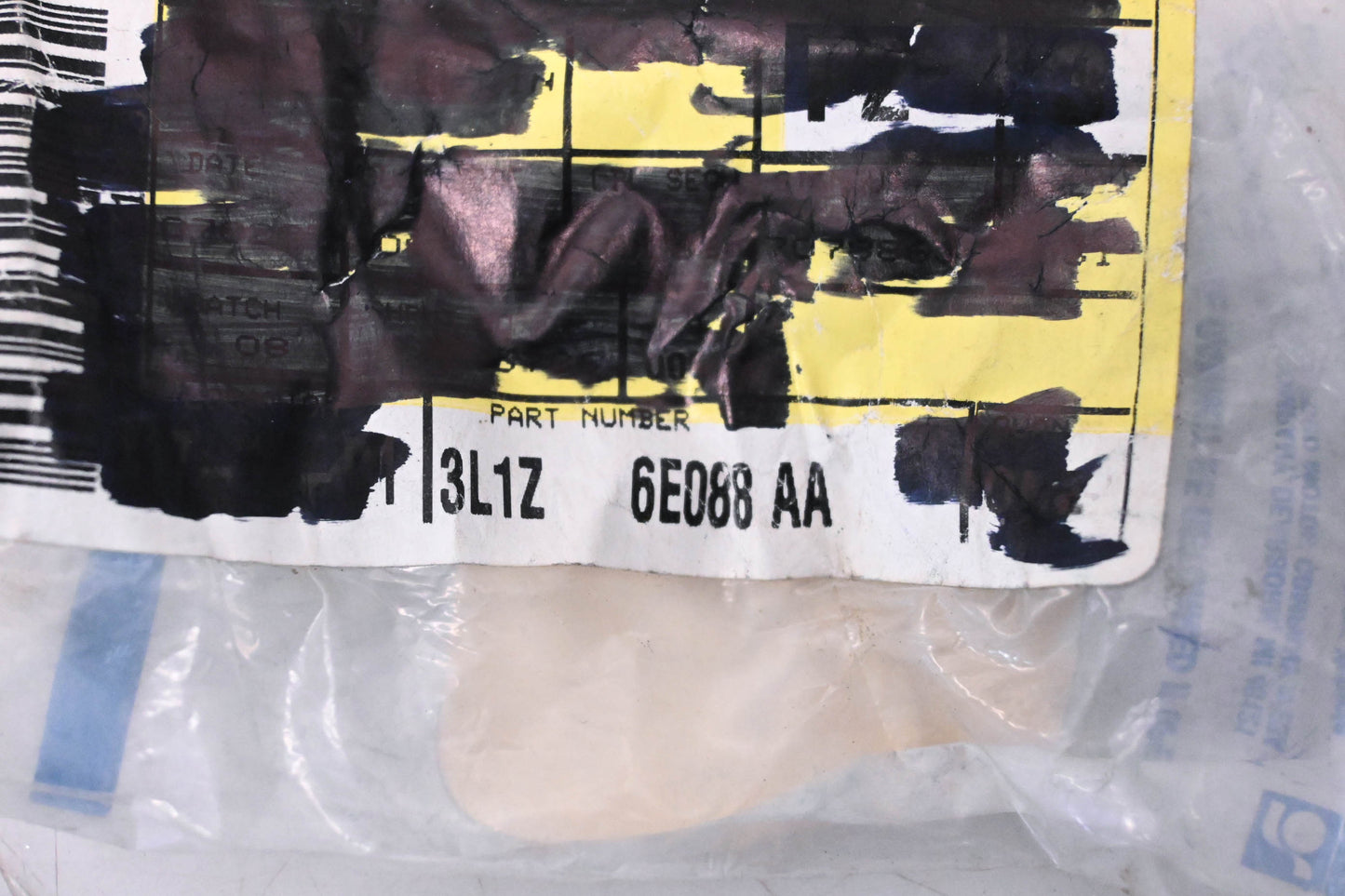 New OEM Ford 3L1Z-6E088-AA Plug NOS
