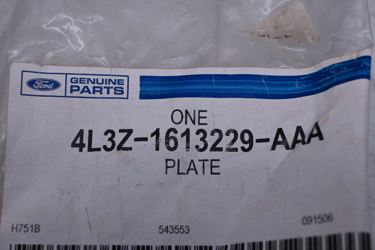 New OEM Ford 4L3Z-1613229-AAA Scuff Plate NOS