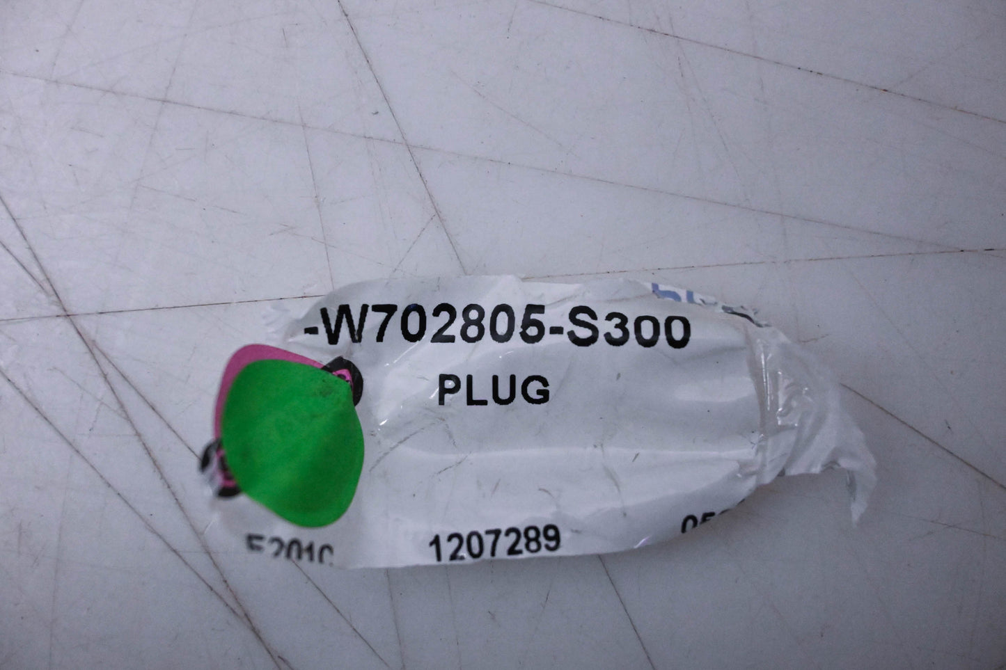 New OEM Ford W702805-S300 Plug NOS