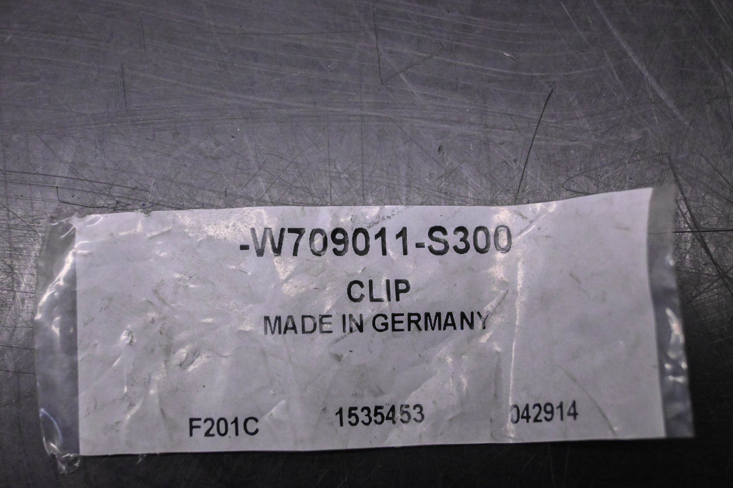 New OEM Ford W709011-S300 Clip Retainer Trim Moulding NOS