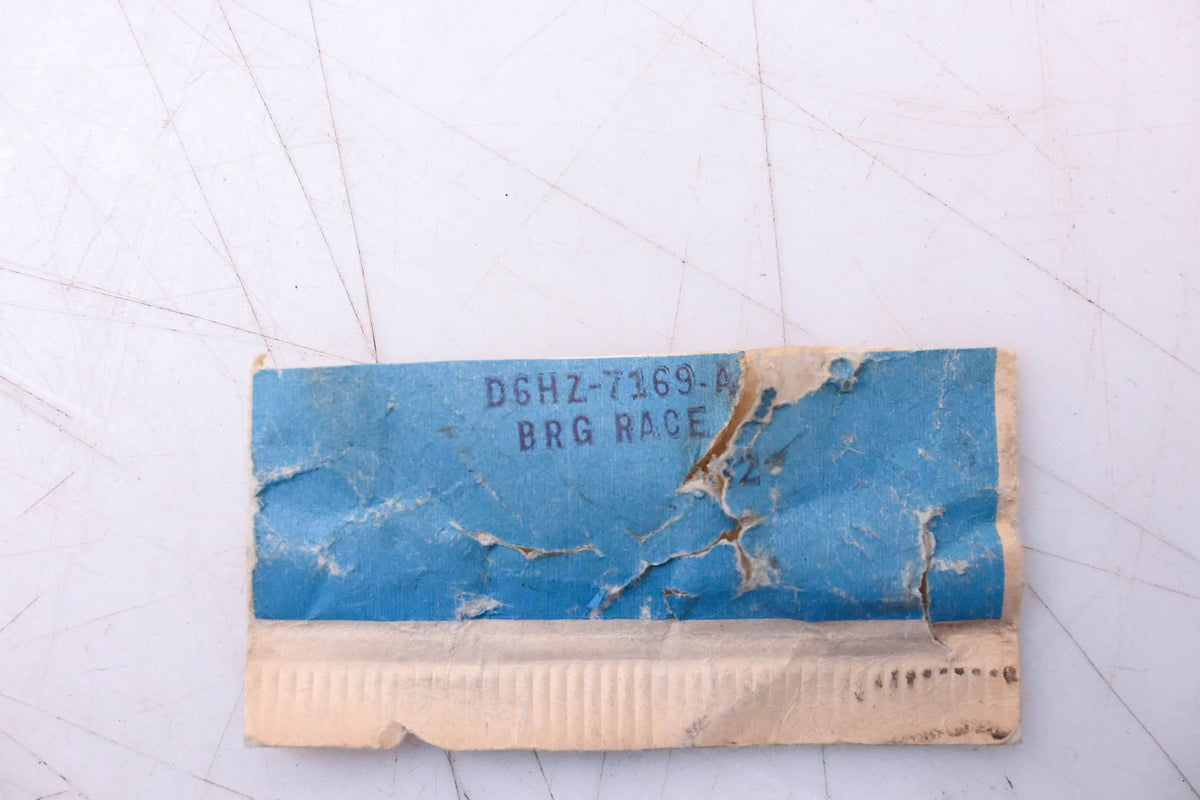 New OEM Ford D6HZ-7169-A Rear Output Shaft Race NOS