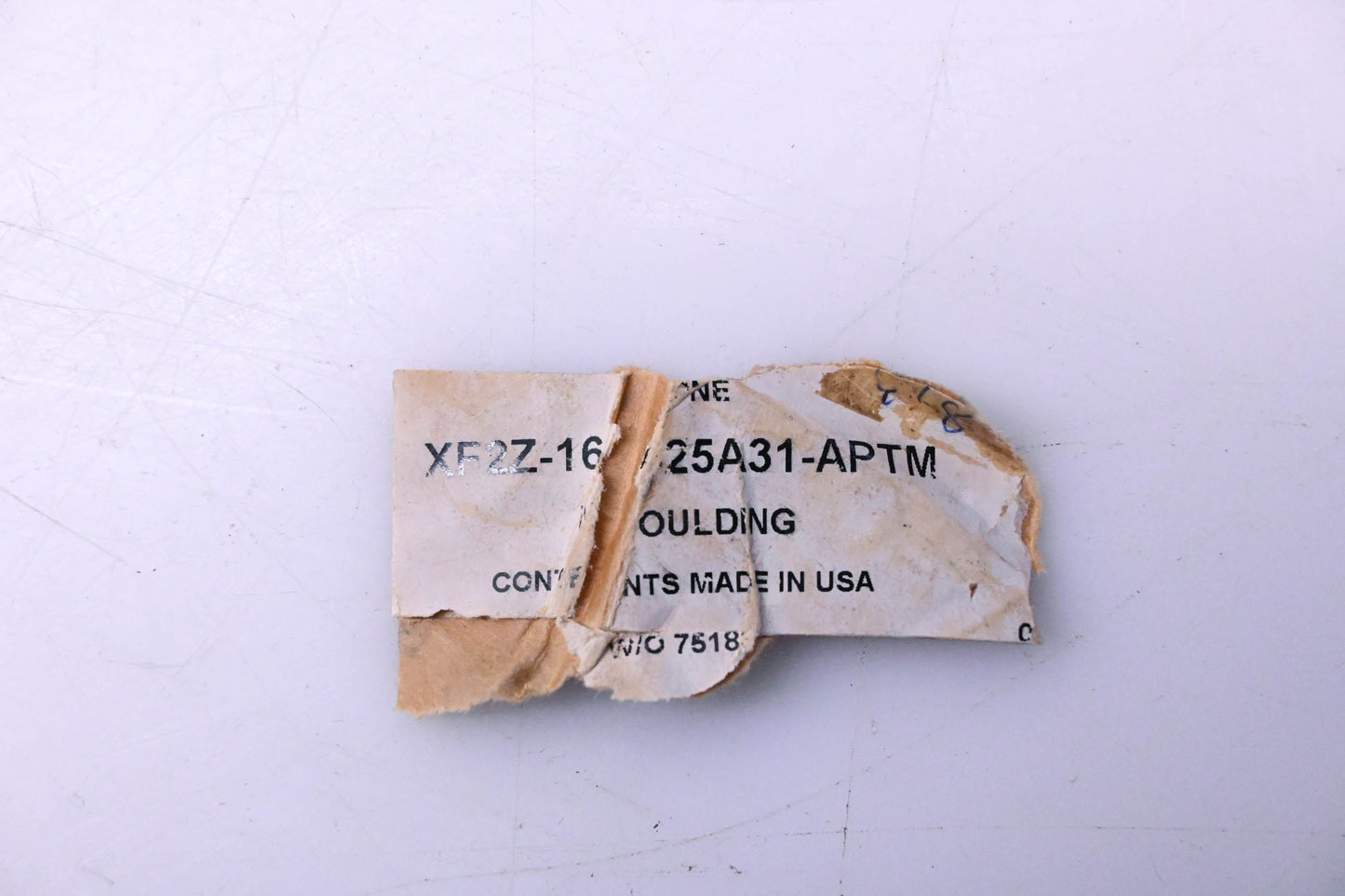 New OEM Ford XF2Z-16425A31-APTM Exterior Trim Moulding NOS