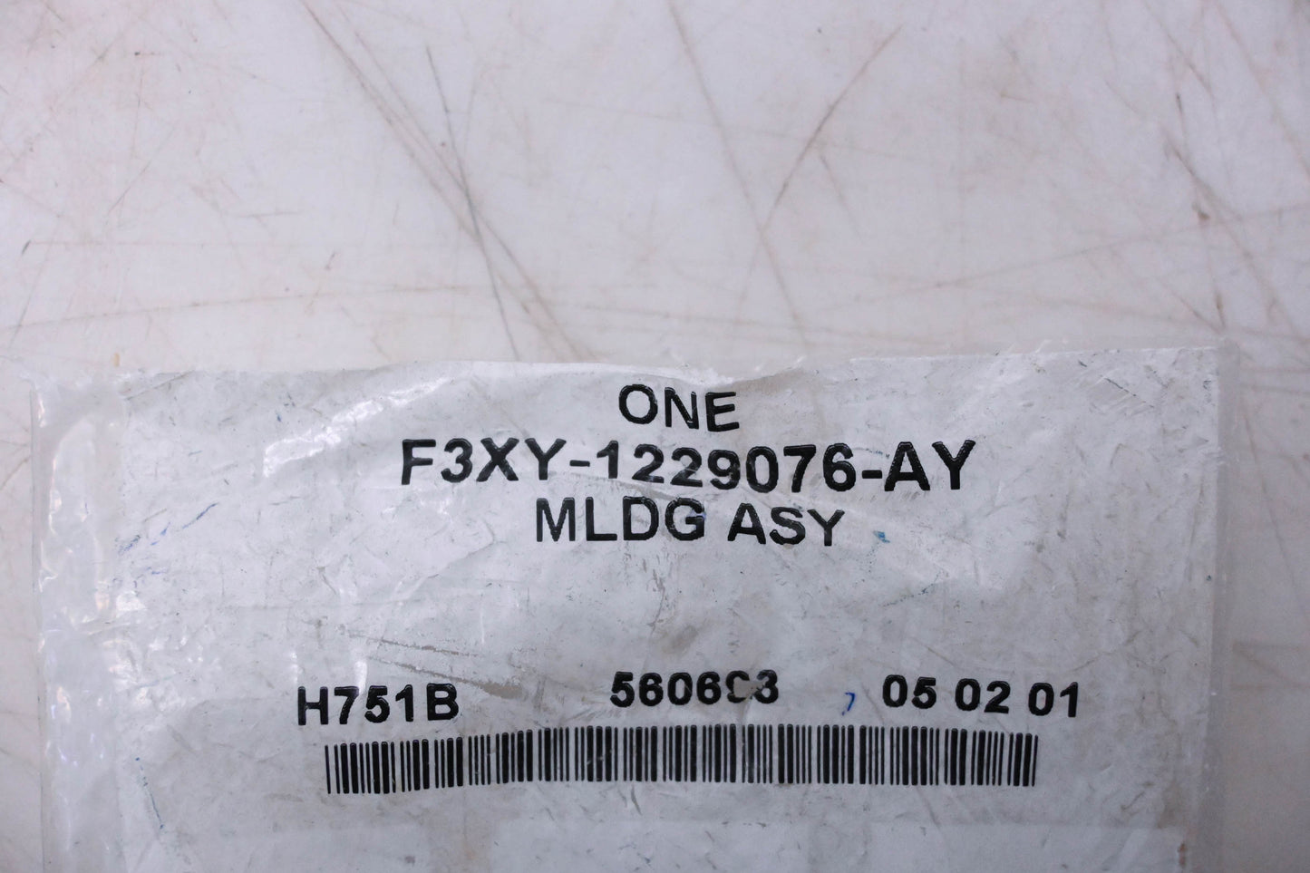 New OEM Ford F3XY-1229076-AY Front Fender End Cap Moulding NOS